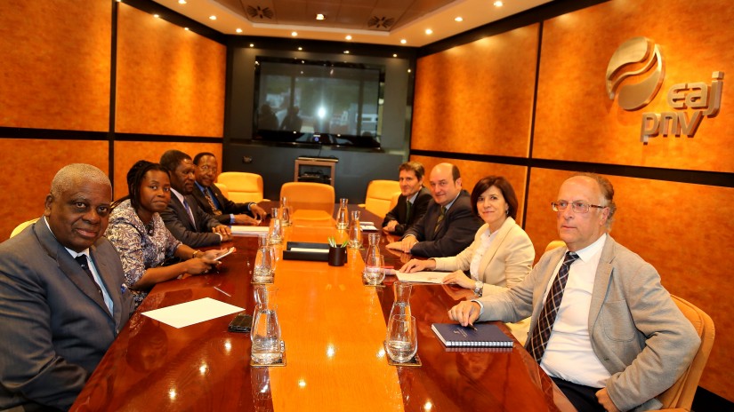 The Government of Angola blocks the presence of EAJ-PNV as an observer in its presidential elections