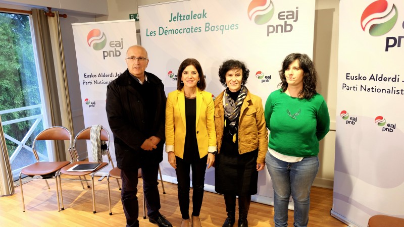 Izaskun Bilbao y Beñat Arrabit en defensa del euskera