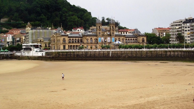 La Concha in San Sebastián, Europe's best beach La Concha in San Sebastián, Europe's best beach